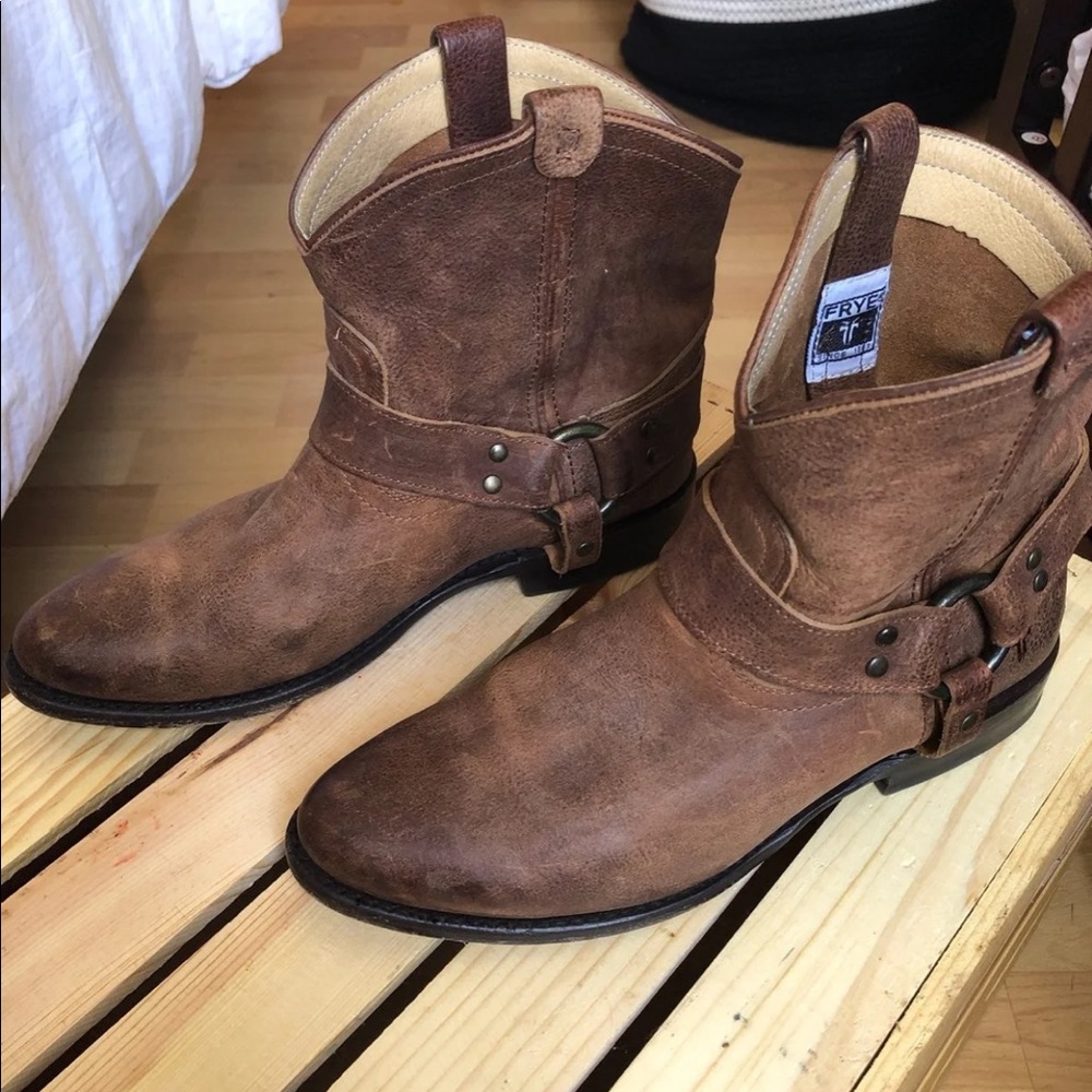 Frye wyatt harness leather boots